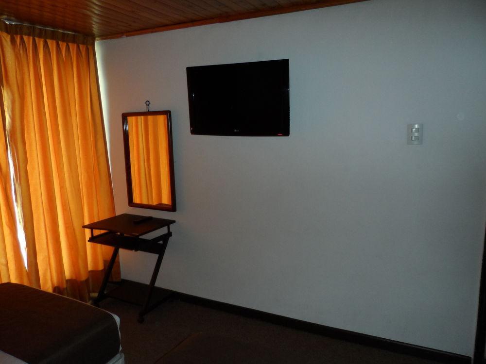 בוגוטה Hotel Casa Quinta Embajada מראה חיצוני תמונה