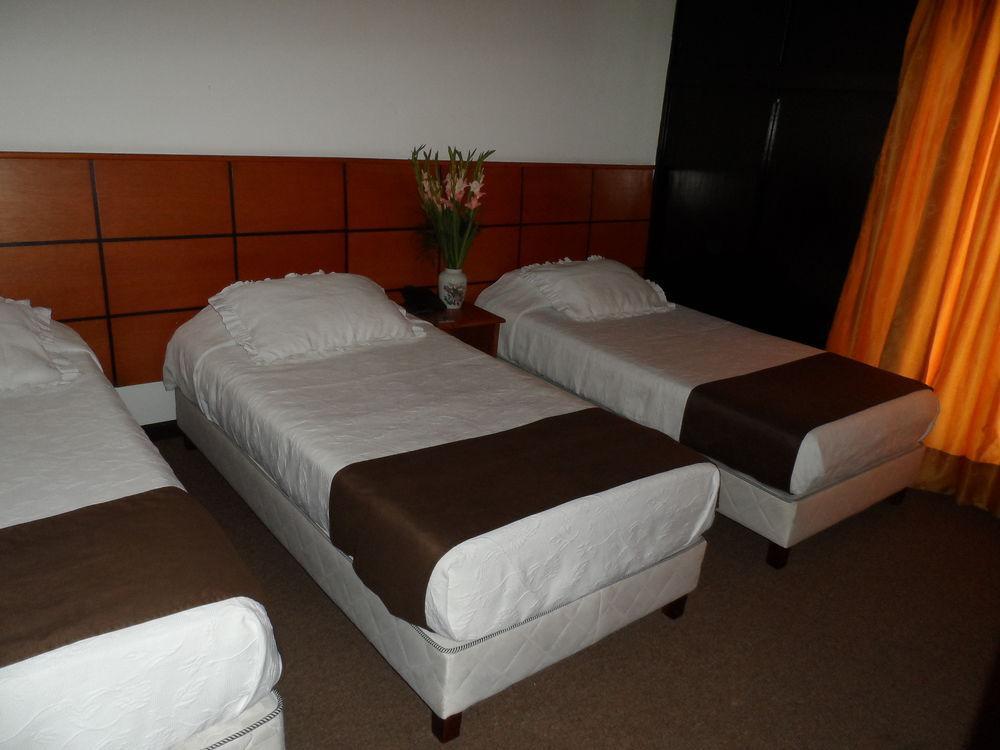 בוגוטה Hotel Casa Quinta Embajada מראה חיצוני תמונה