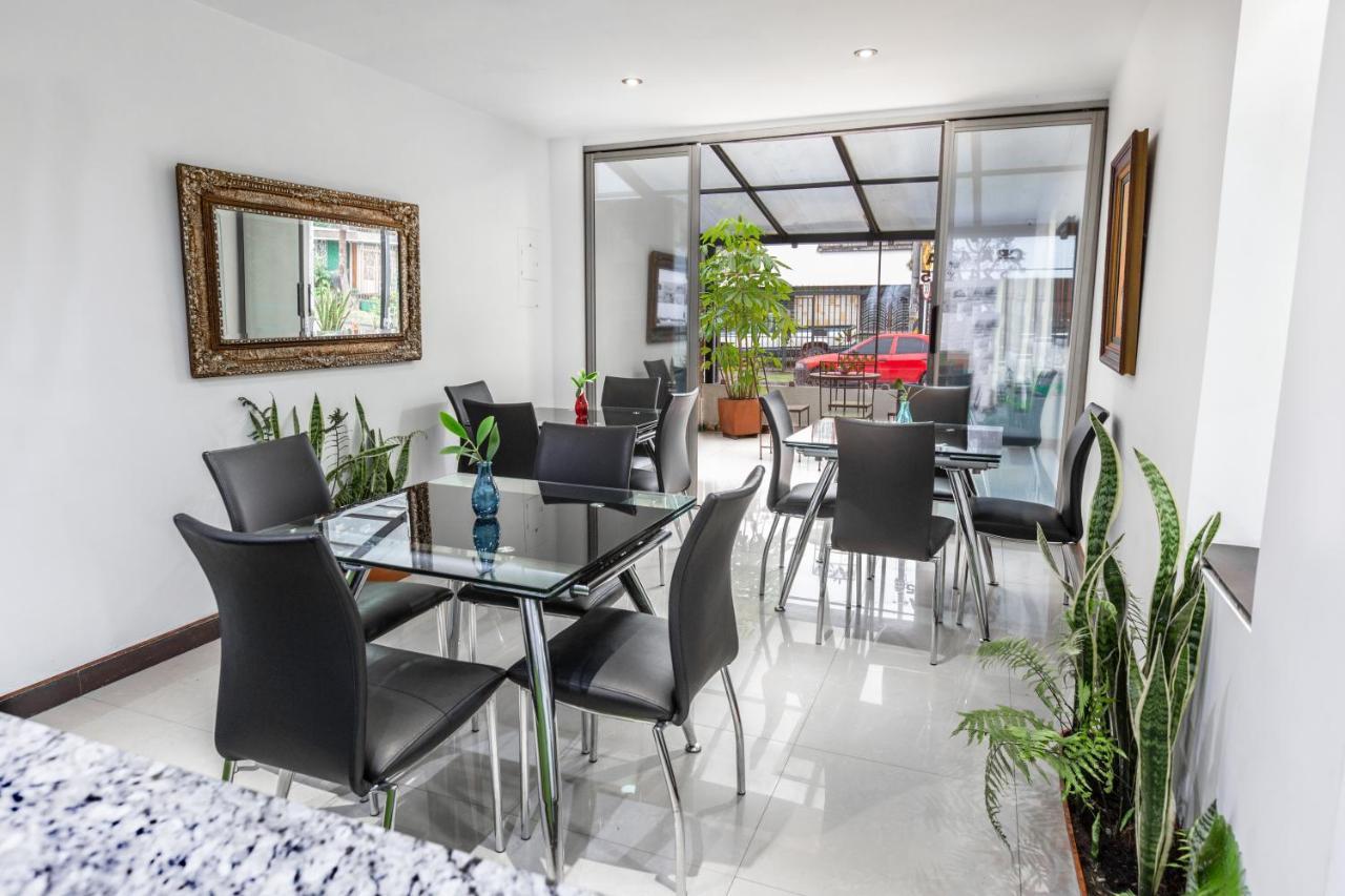 בוגוטה Hotel Casa Quinta Embajada מראה חיצוני תמונה